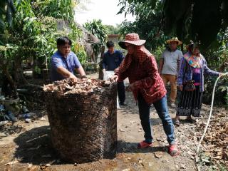 2. กิจกรรมอบรมเชิงปฏิบัติการการทำปุ๋ยอินทรีย์แบบไม่พลิกกลับกอง วันที่ 22 กุมภาพันธ์ 2562 ณ ศาลาเอนกประสงค์ชุมชนบ้านใหม่ศรีอุบล หมู่ที่ 8 ตำบลนิคมทุ่งโพธิ์ทะเล อำเภอเมืองกำแพงเพชร จังหวัดกำแพงเพชร